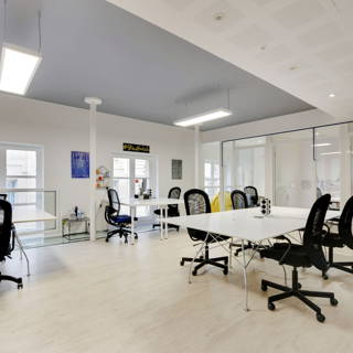 Bureau privé 90 m² 20 postes Coworking Rue Christophe Colomb Paris 75008 - photo 4