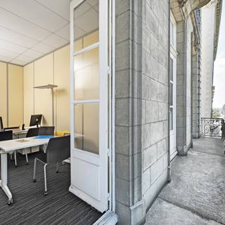 Bureau privé 14 m² 3 postes Coworking Rue du Guesclin Nantes 44000 - photo 1