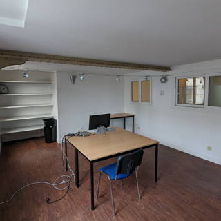 Bureau privé 24 m² 3 postes Location bureau Rue Achard Bordeaux 33300 - photo 1