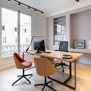 Bureau privé 25 m² 4 postes Coworking Rue Royale Paris 75008 - photo 1