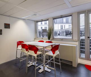 Bureau privé 19 m² 4 postes Location bureau Rue Beaujon Paris 75008 - photo 1
