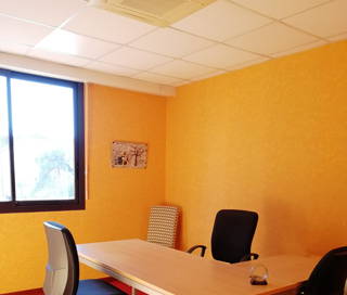 Bureau privé 15 m² 2 postes Location bureau Avenue du Général de Gaulle Thonon-les-Bains 74200 - photo 1