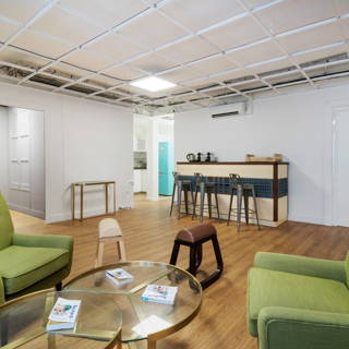 Bureau privé 15 m² 4 postes Coworking Rue de la Chaussée d'Antin Paris 75009 - photo 2