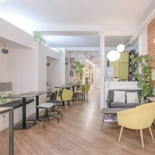 Bureau privé 10 m² 4 postes Coworking Rue Greneta Paris 75002 - photo 2