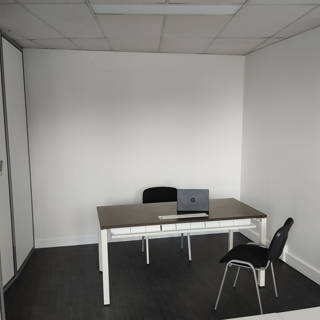 Bureau privé 20 m² 2 postes Location bureau Allée du Grand Coquille Saint-Jean-de-Braye 45800 - photo 1