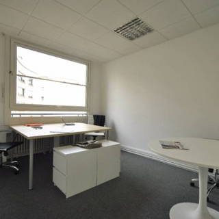 Bureau privé 13 m² 3 postes Location bureau Rue du Calvaire Nantes 44000 - photo 1