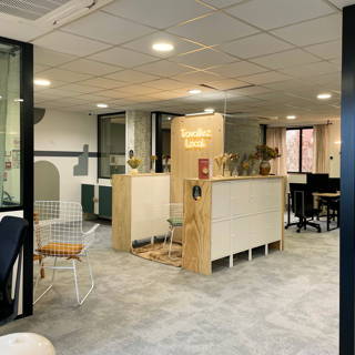 Bureau privé 13 m² 4 postes Coworking Avenue de Verdun Issy-les-Moulineaux 92130 - photo 3