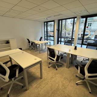 Bureau privé 30 m² 6 postes Coworking Rue de Villiers Levallois-Perret 92300 - photo 1