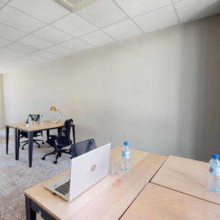 Bureau privé 30 m² 10 postes Coworking Rue Saint-Etienne Lille 59800 - photo 2