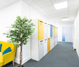 Bureau privé 24 m² 5 postes Coworking Rue Pereire Saint-Germain-en-Laye 78100 - photo 1