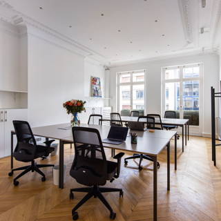 Bureau privé 30 m² 8 postes Coworking Rue Jouffroy d'Abbans Paris 75017 - photo 1