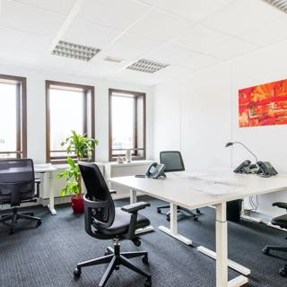 Bureau privé 18 m² 4 postes Coworking Rue des 3 Fontanot Nanterre 92000 - photo 1