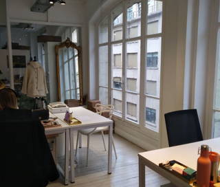 Bureau privé 22 m² 4 postes Coworking Rue Jean-Jacques Rousseau Paris 75001 - photo 1