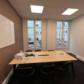 Bureau privé 27 m² 6 postes Coworking Rue Godot de Mauroy Paris 75009 - photo 13