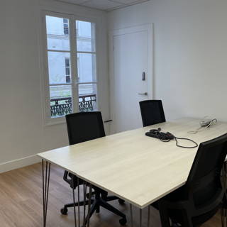 Bureau privé 15 m² 4 postes Location bureau Rue de la Chaussée d'Antin Paris 75009 - photo 1