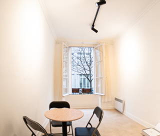 Bureau privé 40 m² 10 postes Coworking Rue Pastourelle Paris 75003 - photo 1