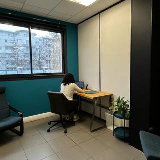 Bureau privé 11 m² 1 poste Coworking Rue Francoeur Viry-Châtillon 91170 - photo 1