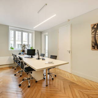 Bureau privé 16 m² 4 postes Coworking Rue de Marignan Paris 75008 - photo 4