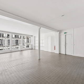 Espace indépendant 140 m² 22 postes Location bureau Rue des Petites Écuries Paris 75010 - photo 6