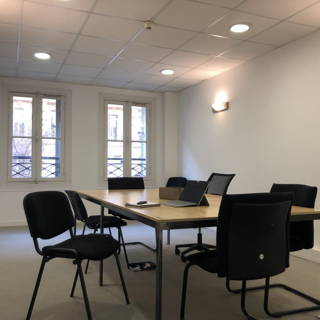 Bureau privé 10 m² 2 postes Coworking Rue de la République Marseille 13001 - photo 11