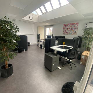 Bureau privé 30 m² 8 postes Coworking Boulevard Saint-Denis Courbevoie 92400 - photo 3