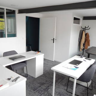 Bureau privé 20 m² 3 postes Coworking Avenue Joannès Masset Lyon 69009 - photo 1