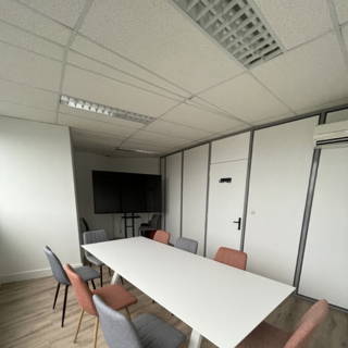 Bureau privé 20 m² 2 postes Location bureau Allée du Grand Coquille Saint-Jean-de-Braye 45800 - photo 4
